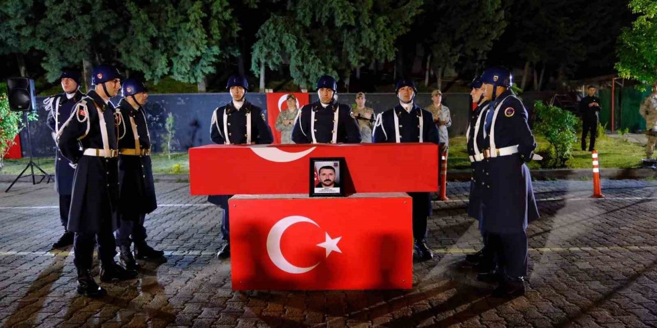 Kayalıklardan düşen güvenlik korucusu şehit oldu