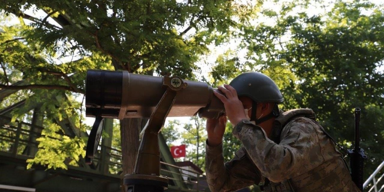 MSB: “Ülkemizden Yunanistan’a ve İran’dan ülkemize yasa dışı yollarla geçmeye çalışan 8 kişi yakalandı”