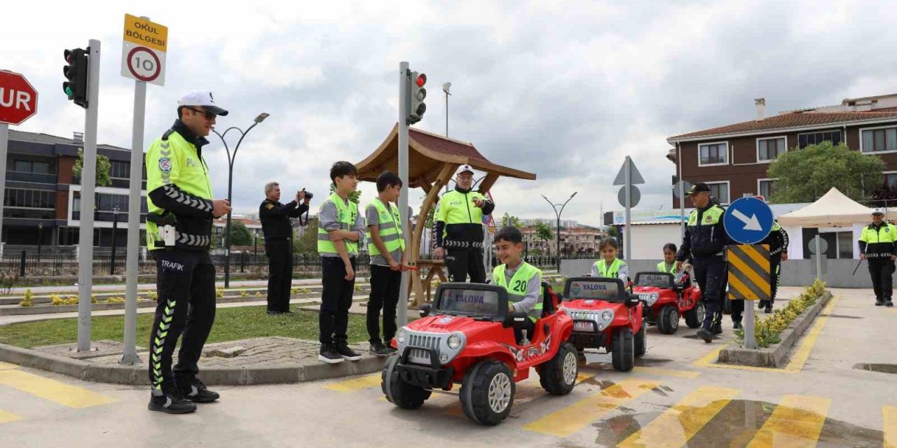 Yalova’da çocuklara güvenli trafik eğitimi