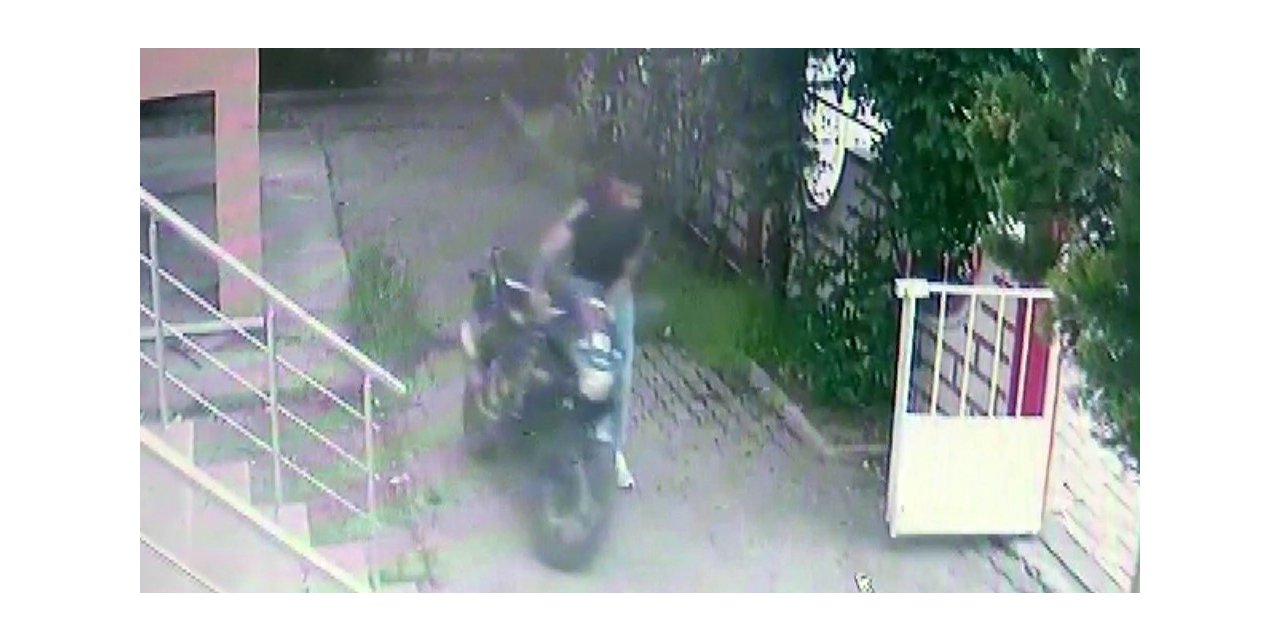 Motosikleti çaldı, rahatlığı pes dedirtti