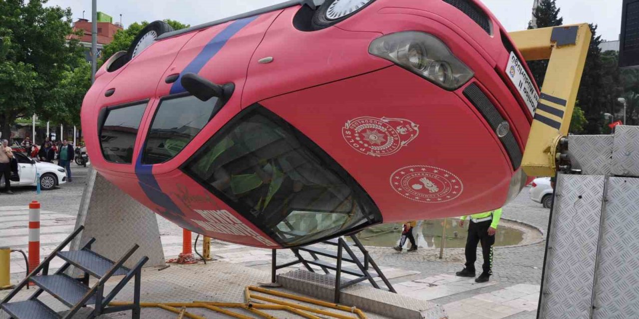 Salihli’de emniyet kemerinin önemi uygulamalı gösterildi