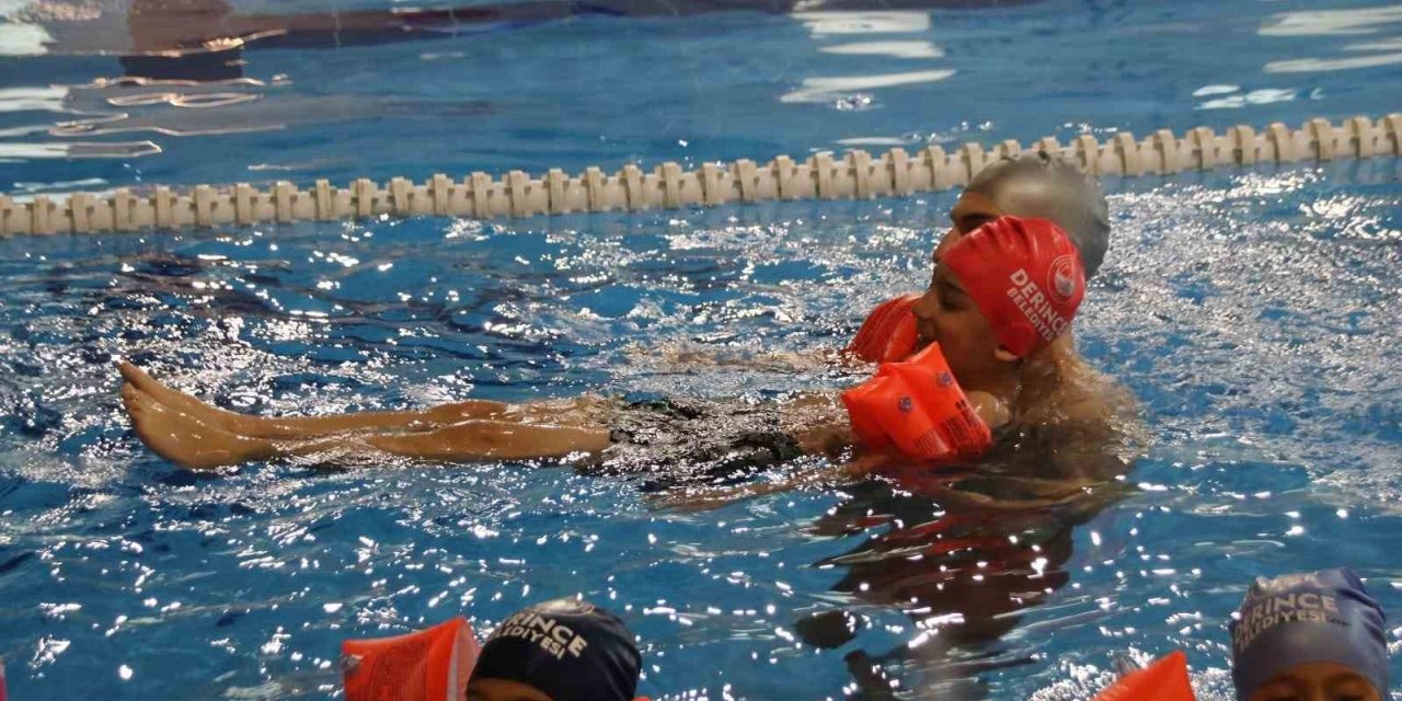 Derince’de 2 bin 329 öğrenci havuzla buluşuyor