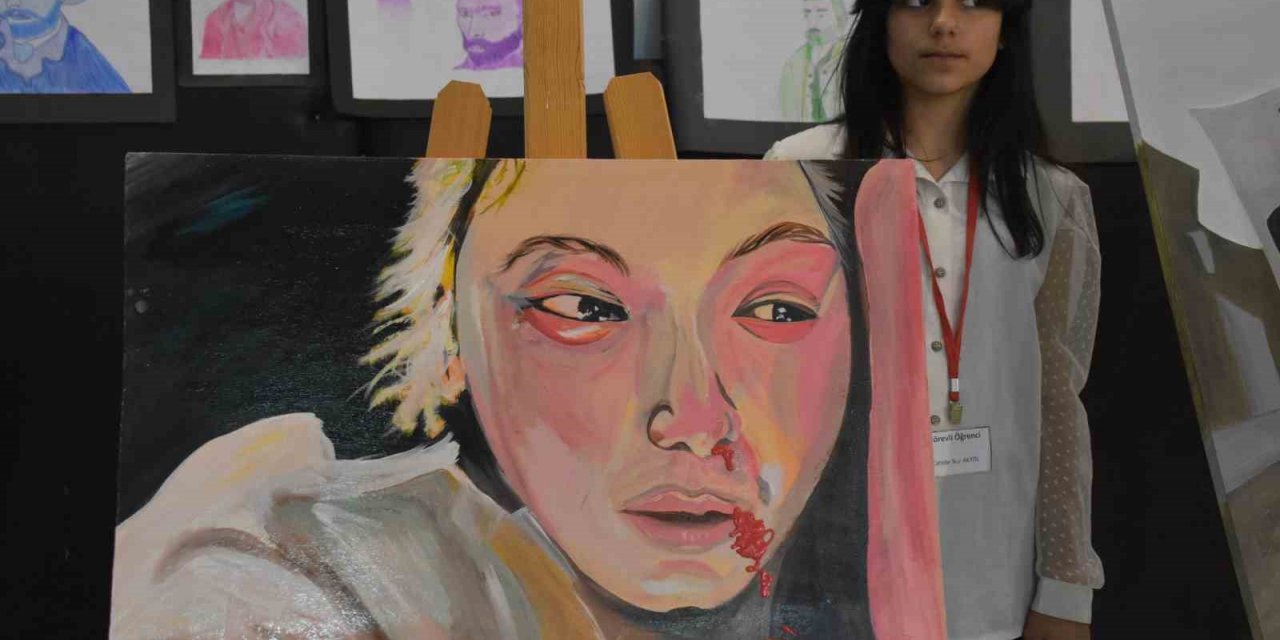 Öğrencilerden, kadına şiddet ve deprem temalı resim sergisi