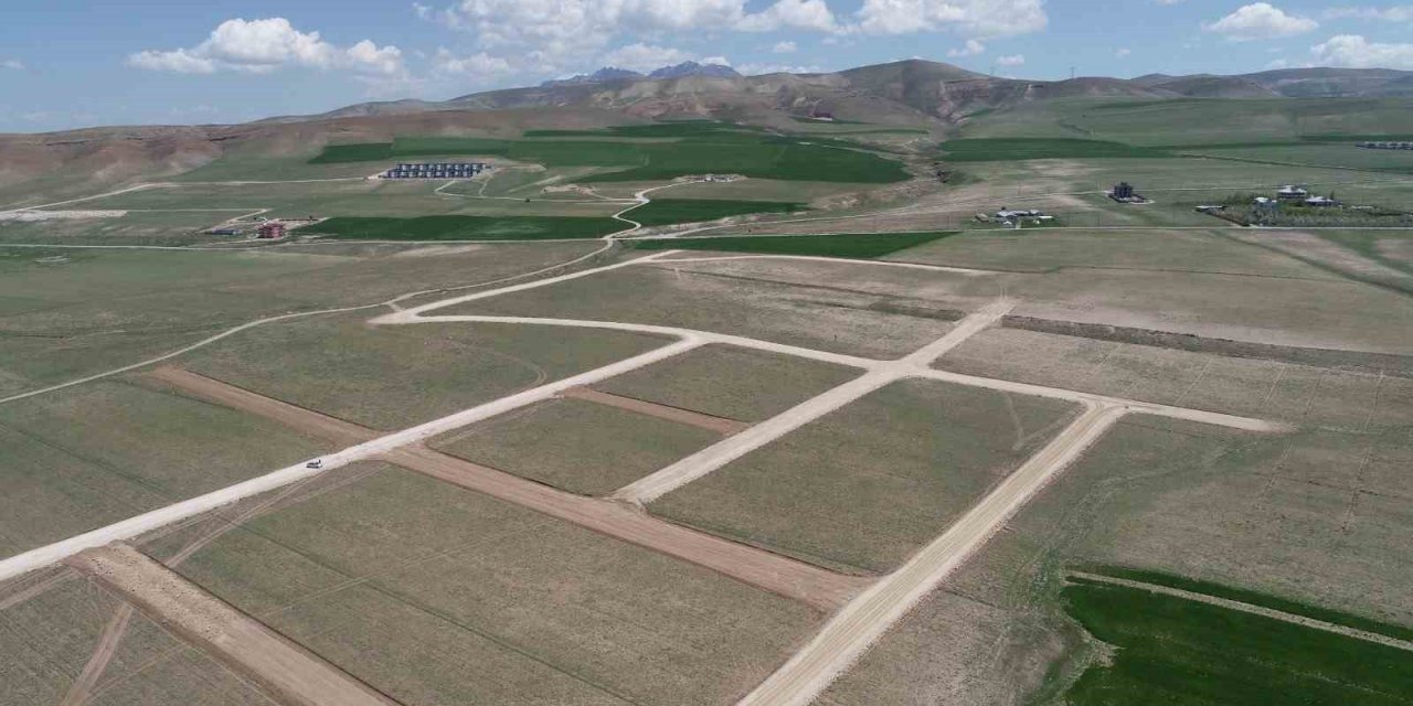 Edremit’te yeni yaşam alanları kazandırma çalışmaları sürüyor