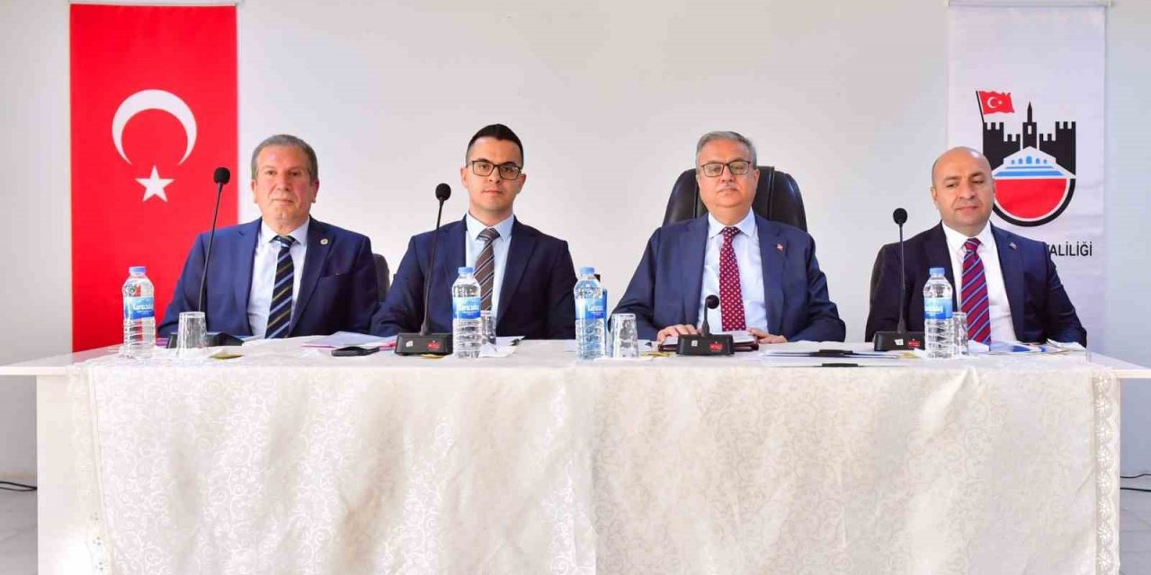 Vali Ali İhsan Su, Çüngüş ve Çermik muhtarlarıyla bir araya geldi