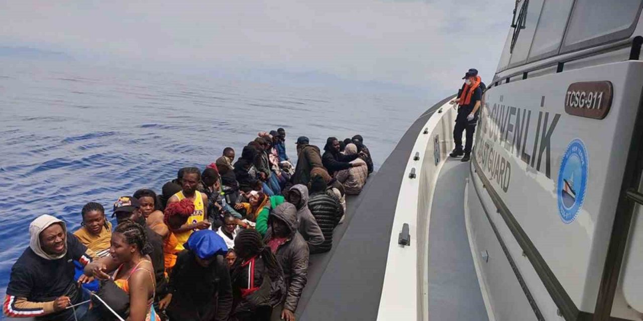 Yunanistan’ın ölüme ittiği 46 göçmen kurtarıldı