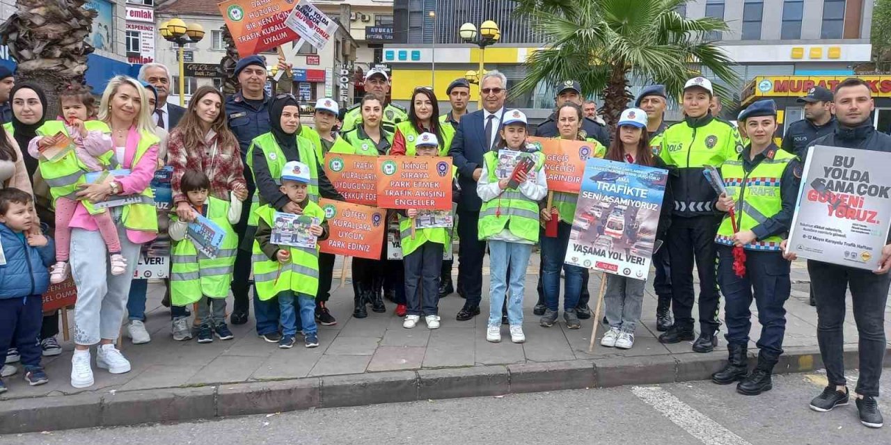 Trafik kurallarına dikkat çektiler