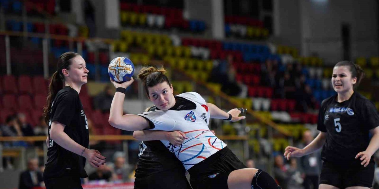 Konyaaltı Türkiye Kupası’nı da istiyor