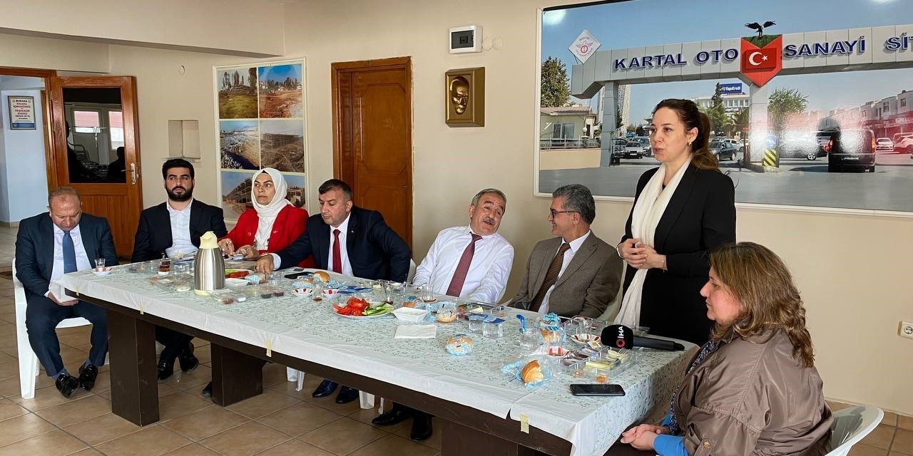 AK Parti’li vekil adayları Atik ve Alagöz, Kartal’da sanayi esnafını ziyaret etti
