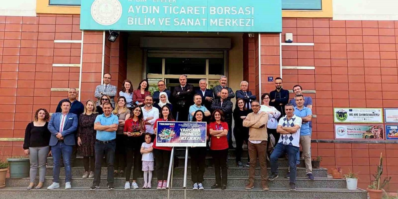 Aydın İl Milli Eğitim Müdürü Okumuş TEKNOFEST 2023 birincisi öğrencilerle buluştu