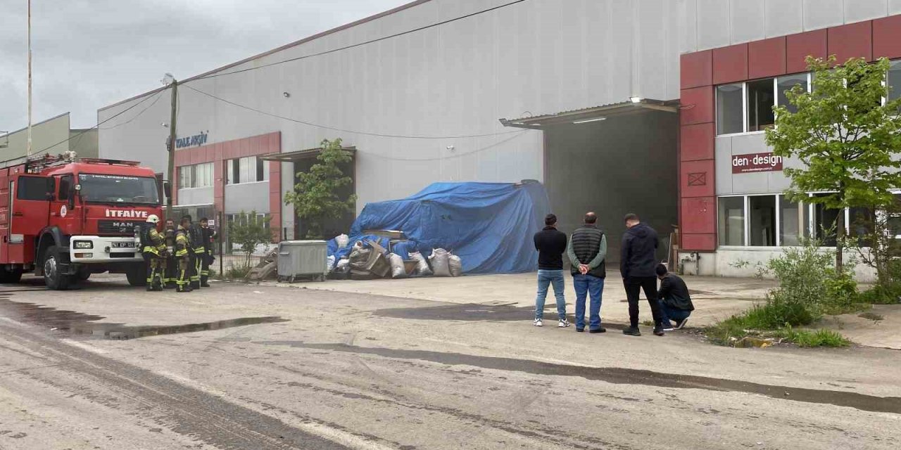 Talaşlar tutuşunca mobilya atölyesinde yangın çıktı