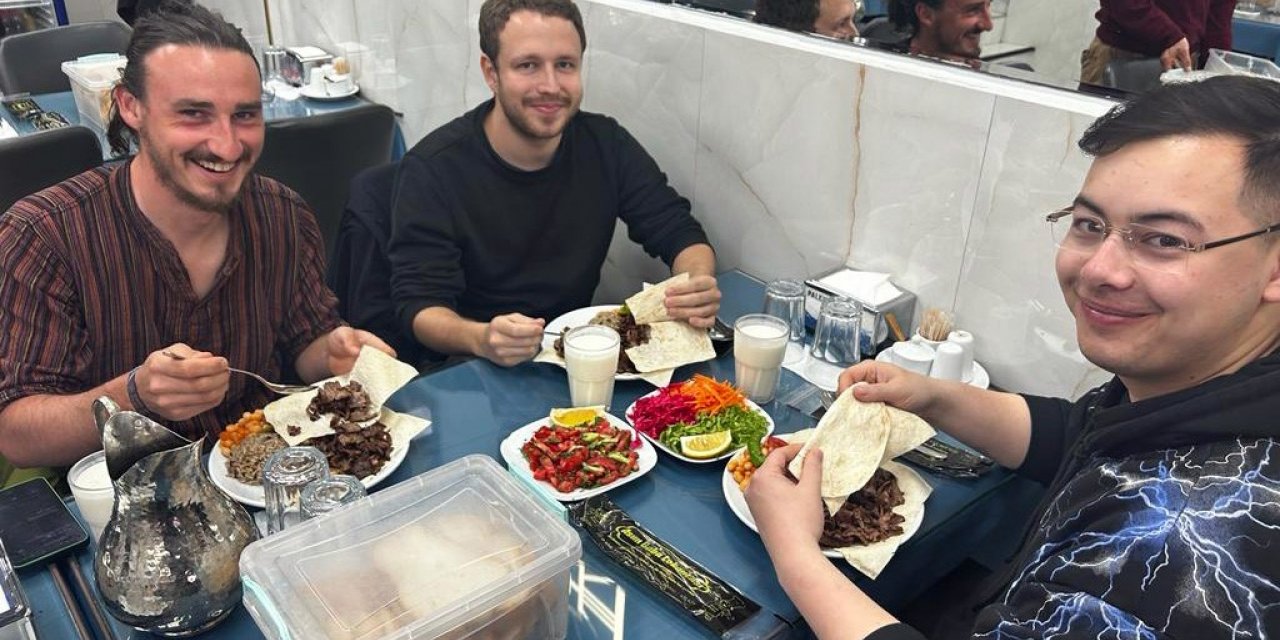 Almanya’dan gelip Kelkit dönerine doyamadılar