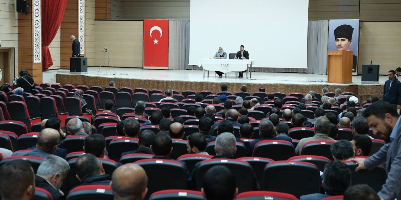 Erzincan’da “En Güvenli Sığınağımız Aile” konulu konferans verildi