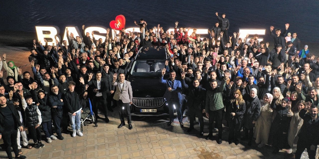 Başkan Özlü’den gençlere Togg sürprizi