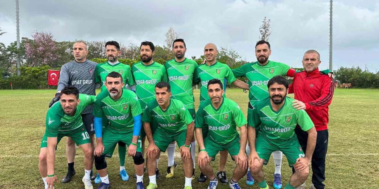 Diyarbakırlı masterler futbol takımı şampiyon oldu