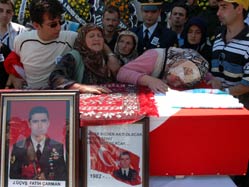 Türkiye'yi birlikte sevmemiz imkânsız mı?