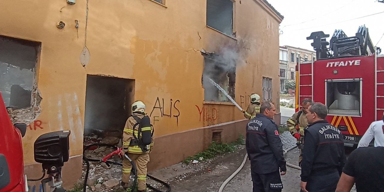 Metruk evde çıkan yangın korkuttu