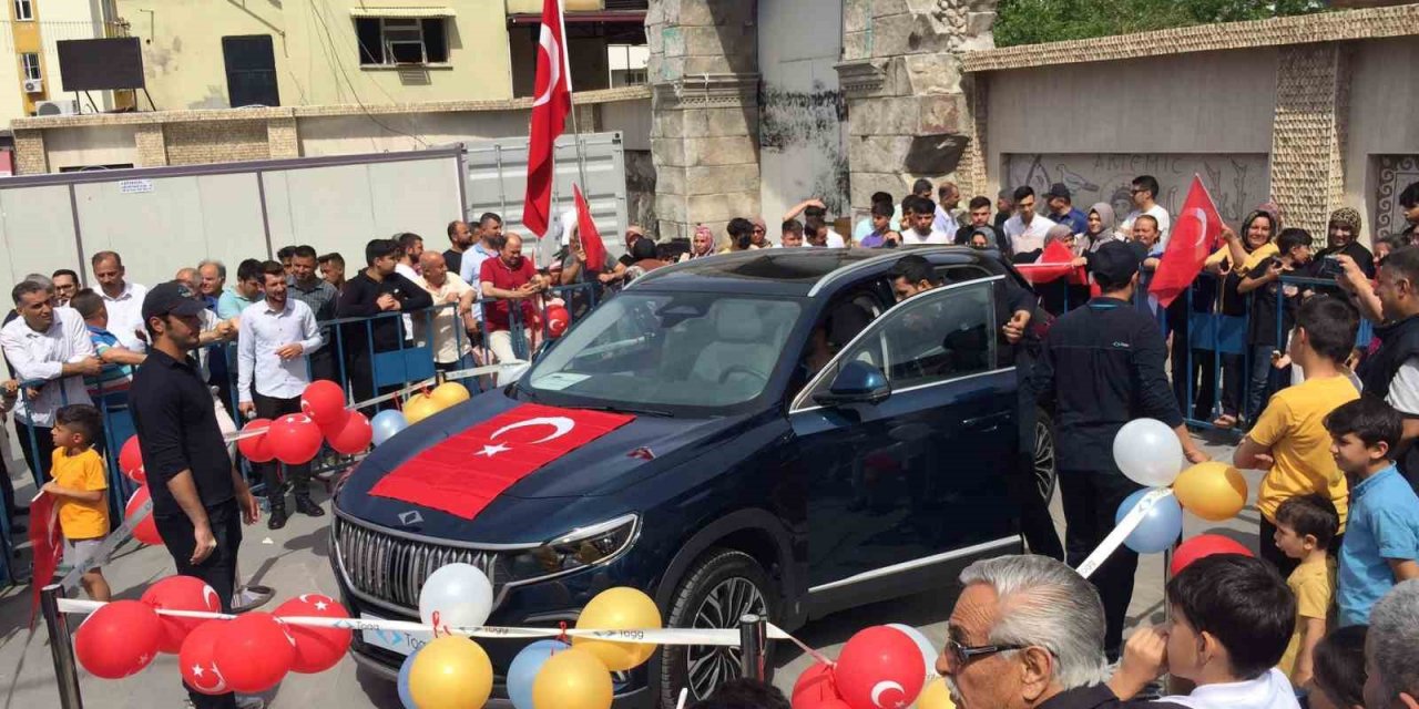 Türkiye’nin otomobili TOGG, Erzin’de görünücüye çıktı