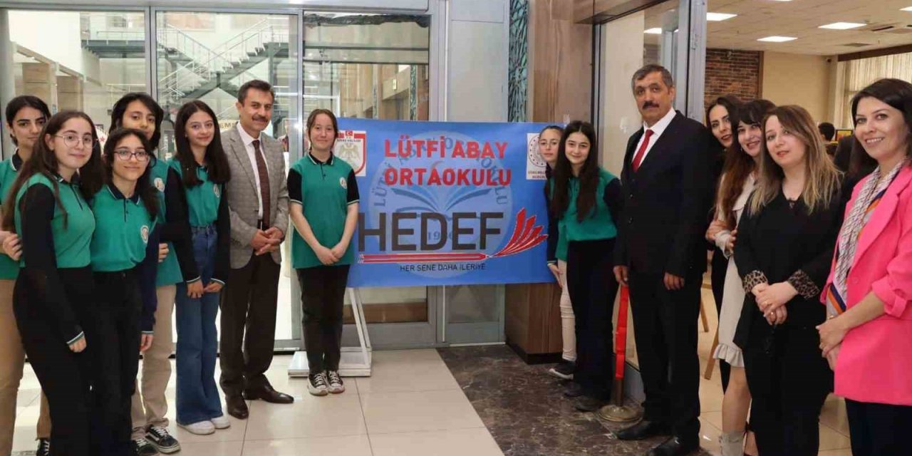 Ortaokul öğrencileri tasarım sergisi açtı