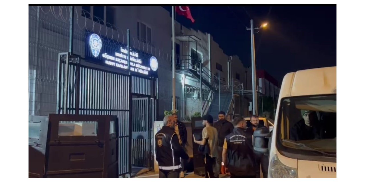 İzmir’de göçmen kaçakçılığı operasyonu: 3 tutuklama