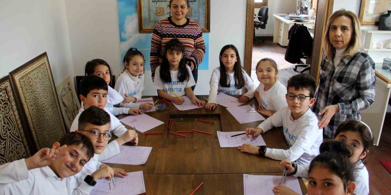 Tarihi konakta sanatla birlikte matematik öğreniyorlar