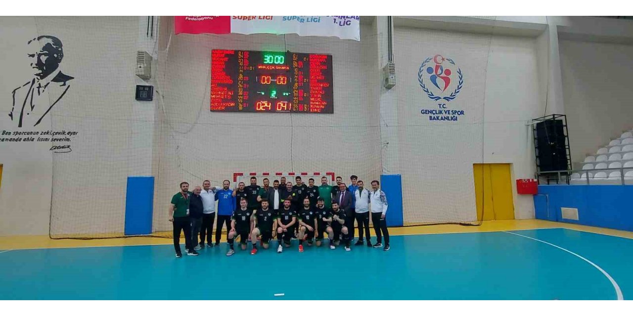 Büyükşehir hentbol seride 1-0 öne geçti