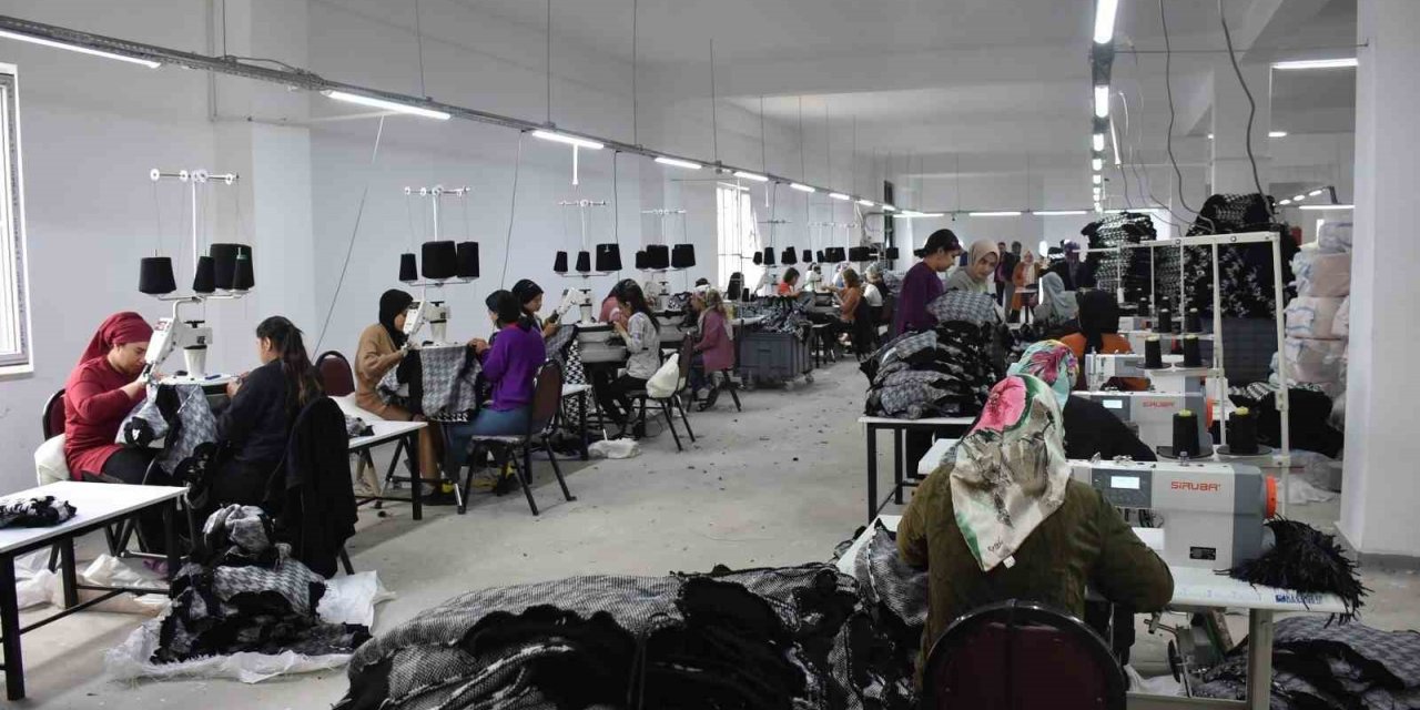 Siirt Belediyesi tekstil projeleri ile ilk etapta 240 kişi istihdam edildi