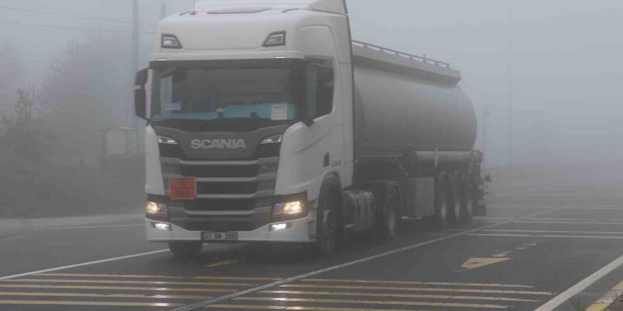 Bolu Dağı’nda sis nedeniyle görüş mesafesi 20 metreye düştü