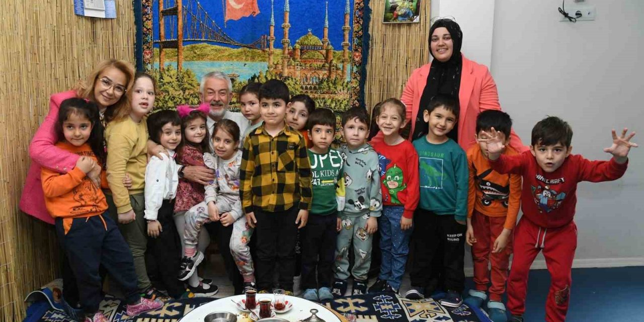 Başkan Başdeğirmen, minik öğrencilere masal anlattı