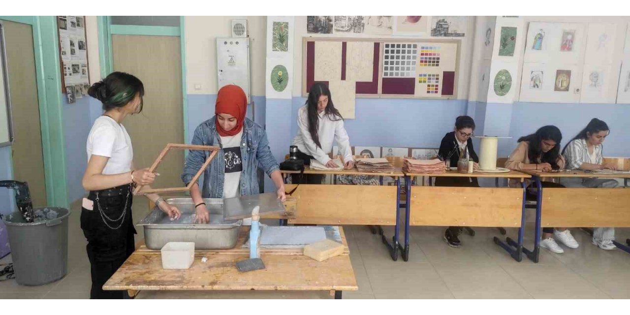 Batman’da lise öğrencileri hayata geçirilen proje ile okullarının kağıt ihtiyacını karşılıyor