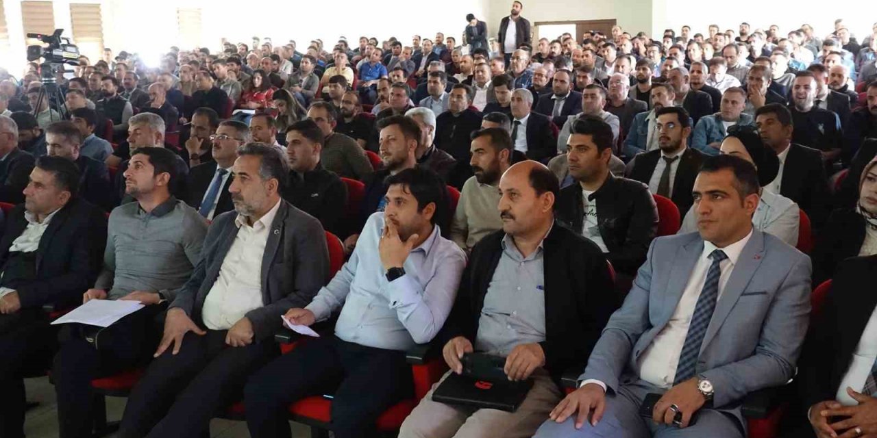 Erciş’te seçimde görev alacaklar için eğitim toplantısı yapıldı
