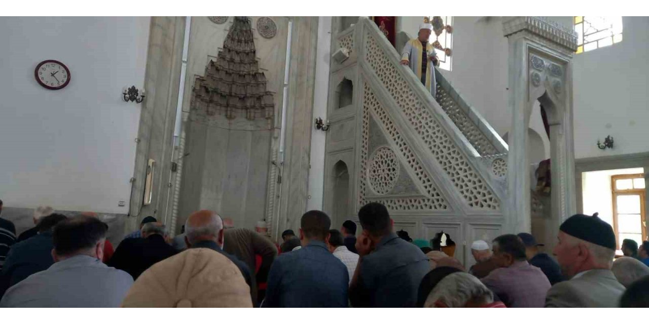 Cuma hutbesinde, aile yapısını tehdit eden unsurlara dikkat çekildi