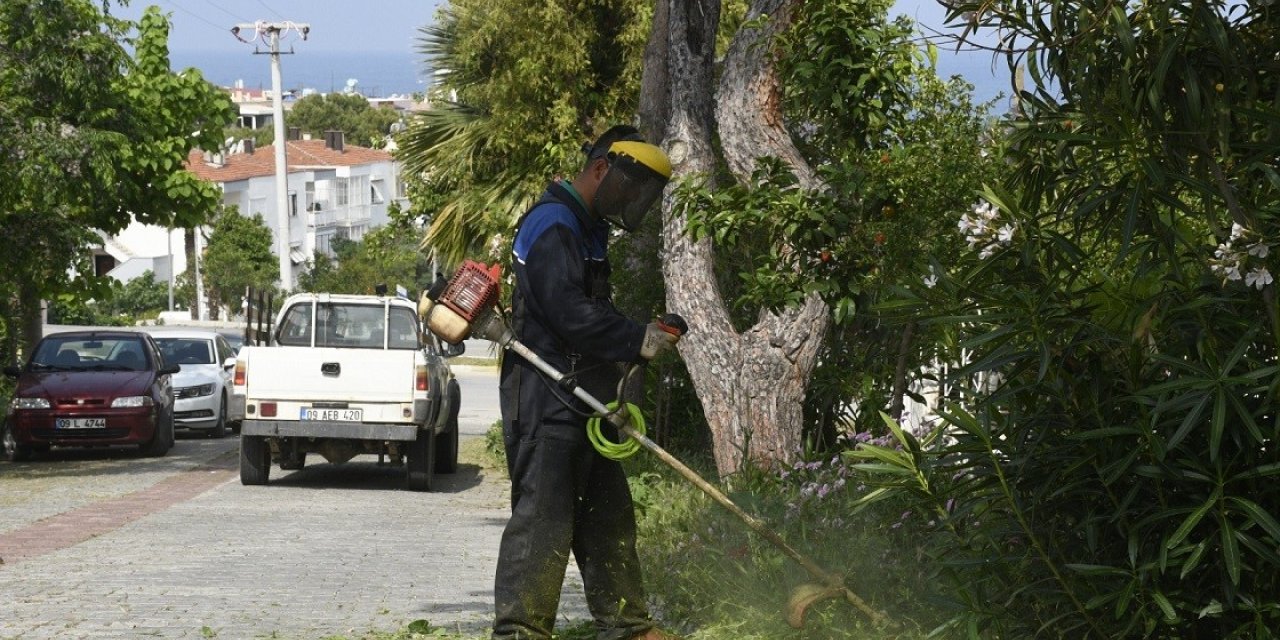 Kuşadası Belediyesi’nden 7/24 turizm sezonu mesaisi