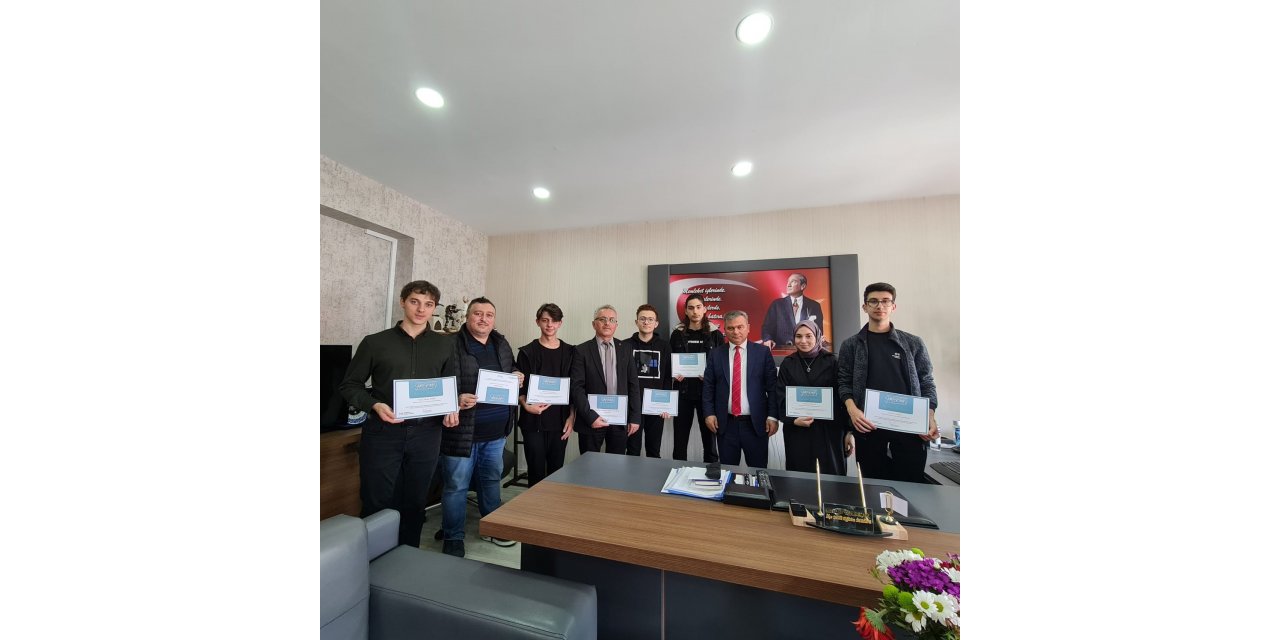 Tekkeköylü öğrenciler zeka şampiyonasında finallerde