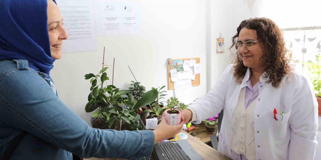 Başkan Yalçın Hemşireler Günü’nde Sağlıkçıları Yine Unutmadı