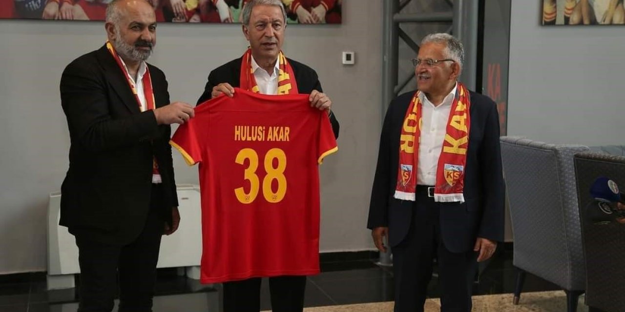 Bakan Akar’dan Kayserispor’a ziyaret