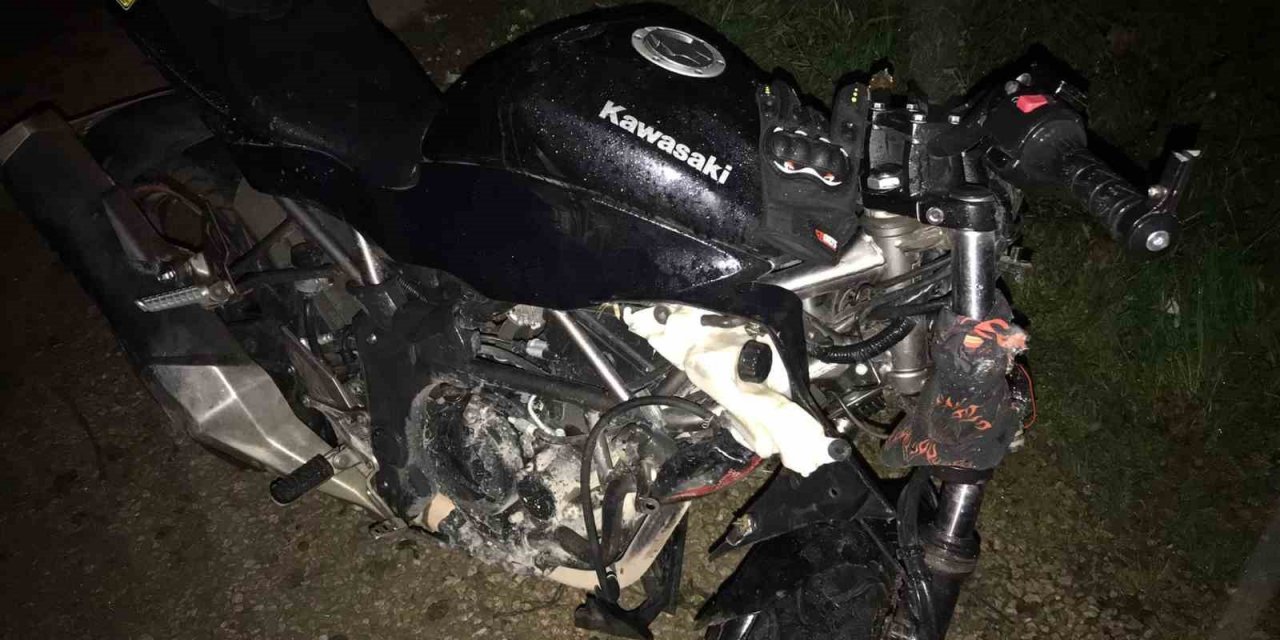 Alkollü otomobil kullanıyordu, karşı yönden gelen motosiklete çarptı: 1 yaralı