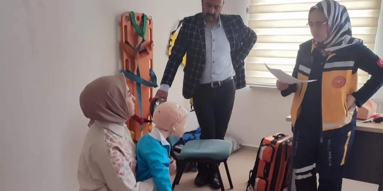 Ambulans görevlilerine eğitim verildi