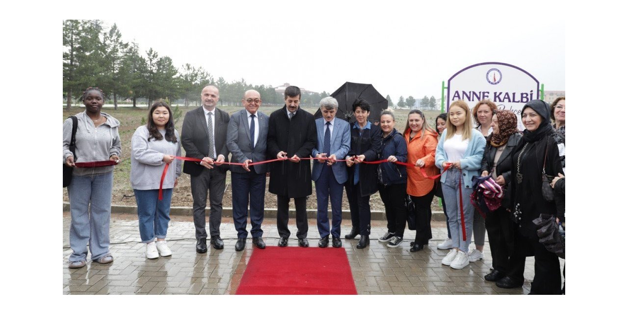 Kütahya’da ’Anne Kalbi Lavanta Bahçesi’ açıldı