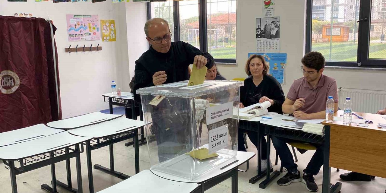 Çanakkale’de oy verme işlemi başladı