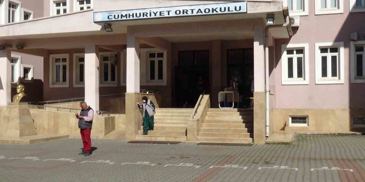 Tunceli’de seçmenler oy kullanmaya başladı