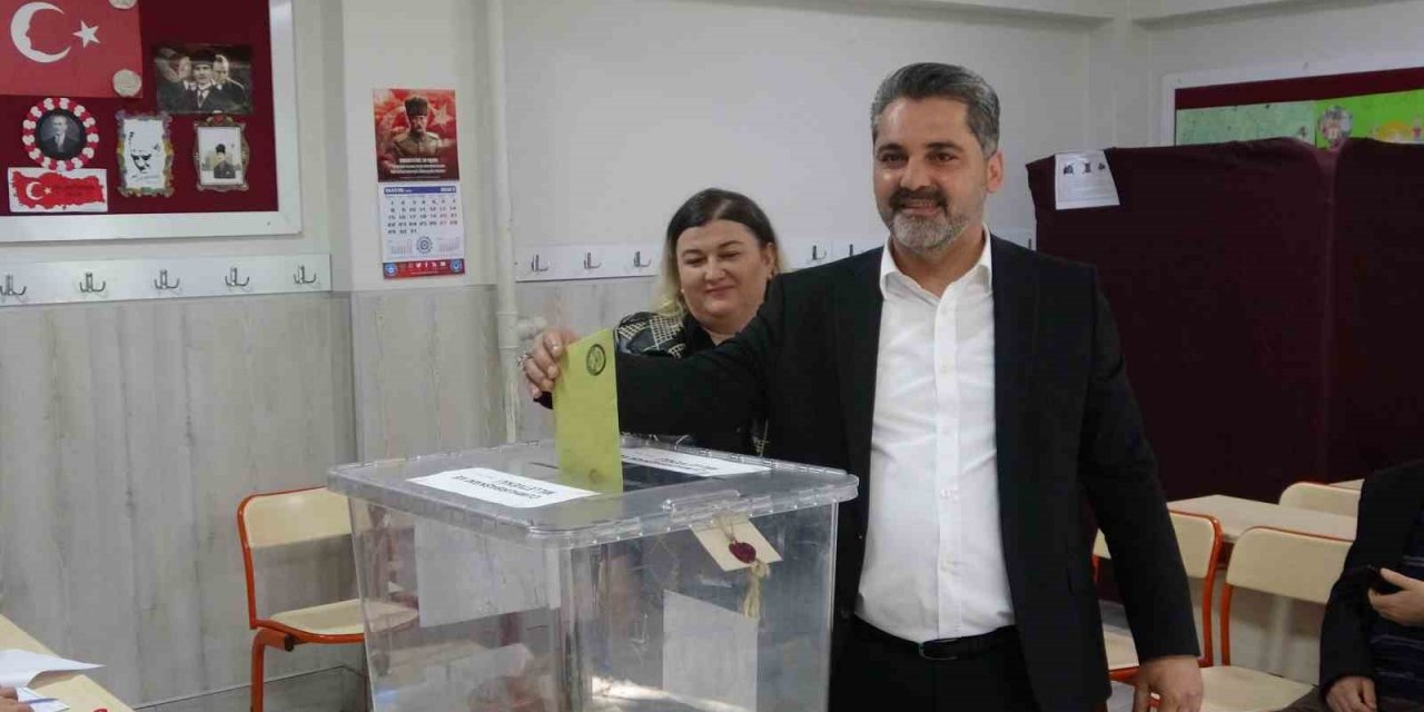 AK Parti İl Başkanı Fatih Üzüm oyunu kullandı