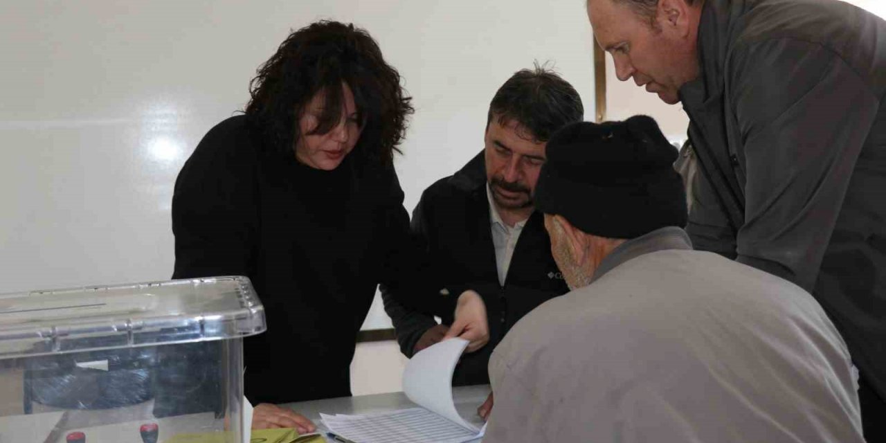 Bolu’da oy verme işlemleri başladı