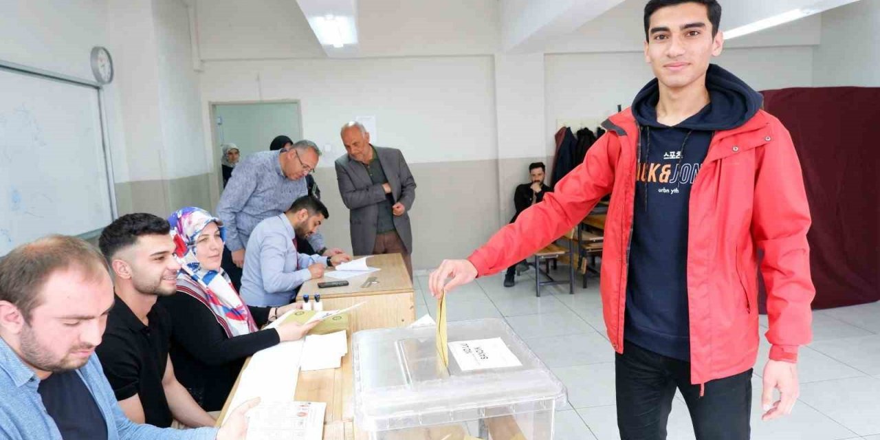 Erzurum’da ilk oylar kullanıldı