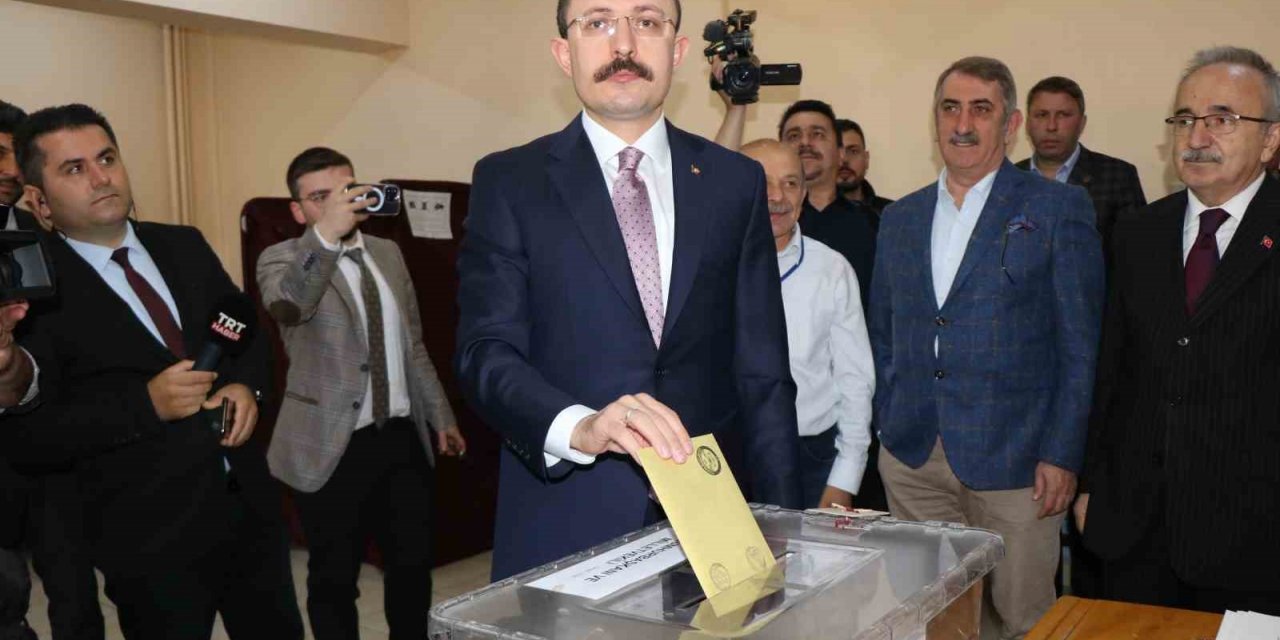 Ticaret Bakanı Muş: “Türkiye’nin 2023-2028 dönemini kapsayacak yönetim bu sandıklardan çıkacak”