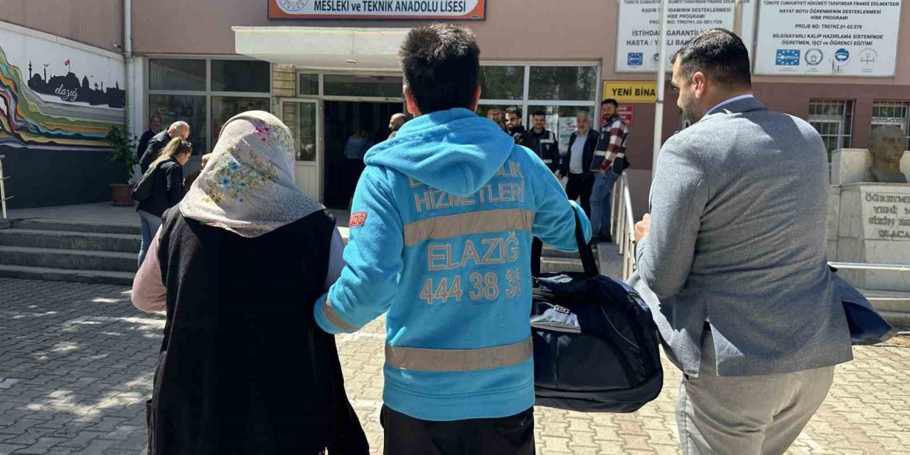 Hasta seçmenler ekiplerin yardımıyla sandığa gitti