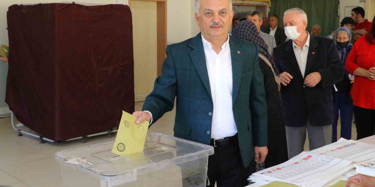 Antalya’da seçimlerde 9 bin 45 polis ve jandarma görev yapıyor