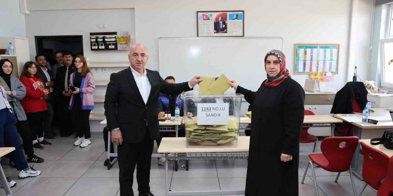 Başkan Bıyık oyunu kullandı