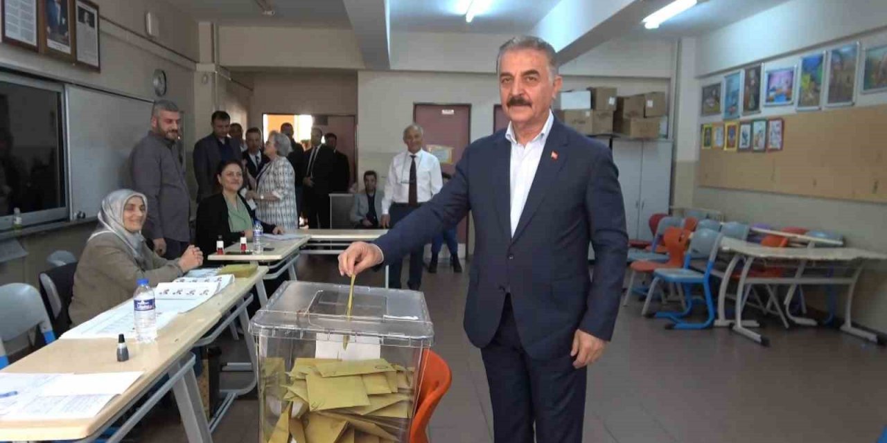 MHP Genel Sekreteri Büyükataman oyunu Bursa’da kullandı