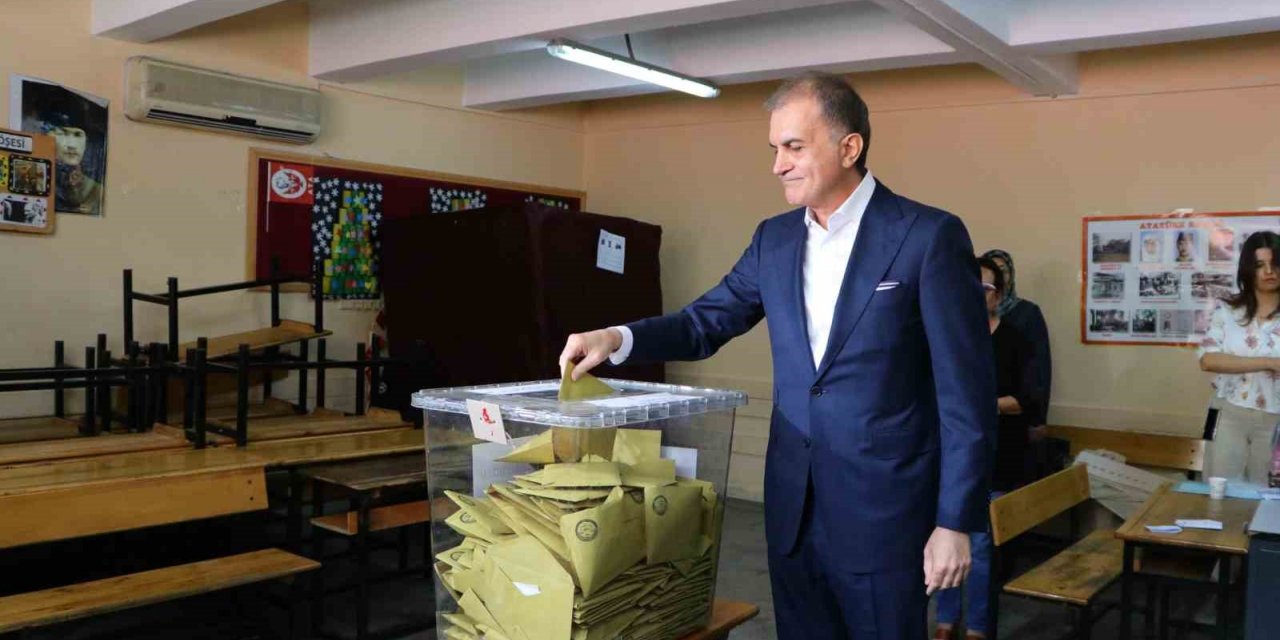 Ömer Çelik, Togg ile gelip oyunu kullandı